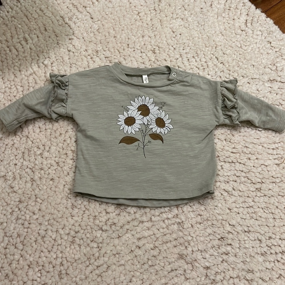 Rylee + Cru Sunflower Shirt